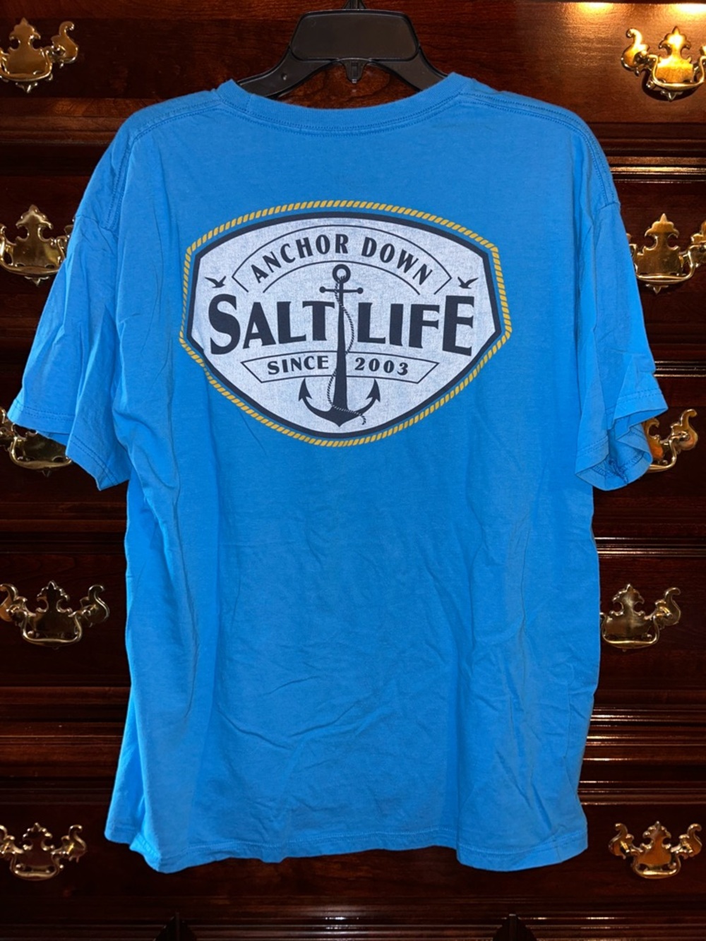 Salt Life Men’s Anchor Badge Short Sleeve T-Shirt, Size Large